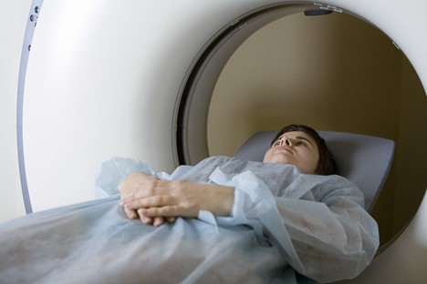 آیا فلز موجود در بریس ها می تواند بر اسکن MRI من تأثیر بگذارد؟